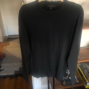 Men’s crew neck shirt